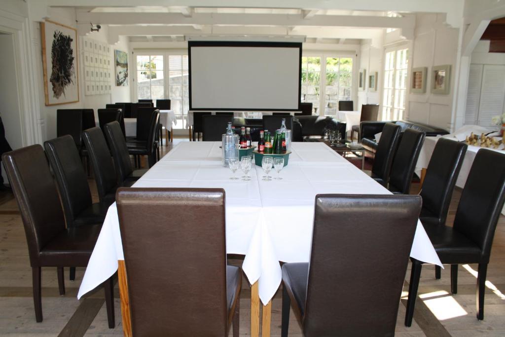 Hotel Hahn Gondelsheim Экстерьер фото
